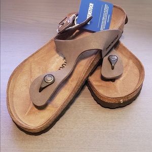 Birkenstock Mocca Gizeh Sandals